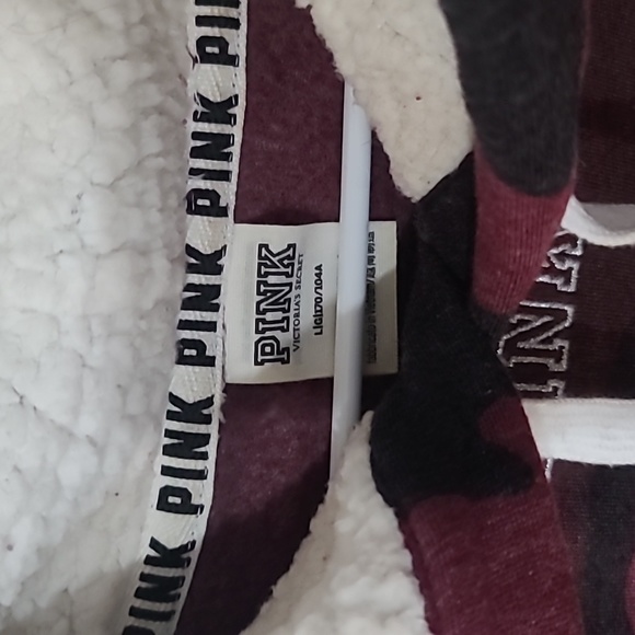 Pink camo hoodie - Picture 2 of 3